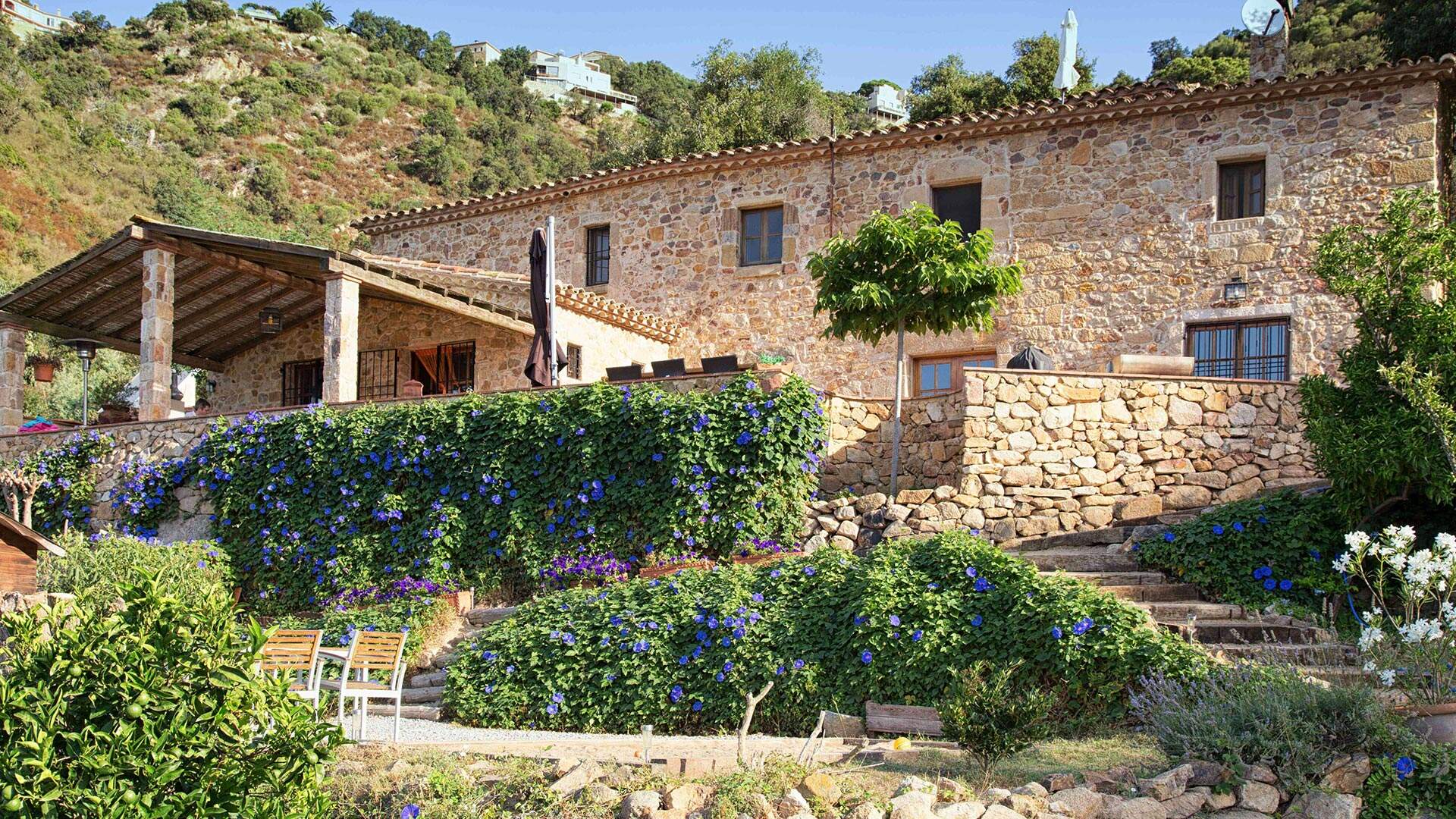 bed and breakfast huis met voortuin in spanje